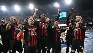 关于AC米兰客场战胜那不勒斯，豪取三分的信息