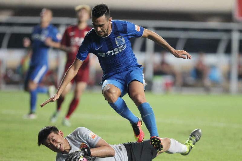 富力主场惜败上港,积分榜形势岌岌可危 富力主场惜败上港,积分榜形势岌岌可危